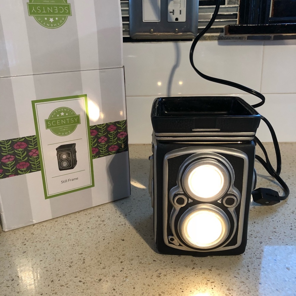 Scentsy “Still Life”  Wax Warmer